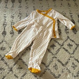 Carter’s 6 month girl two-piece outfit